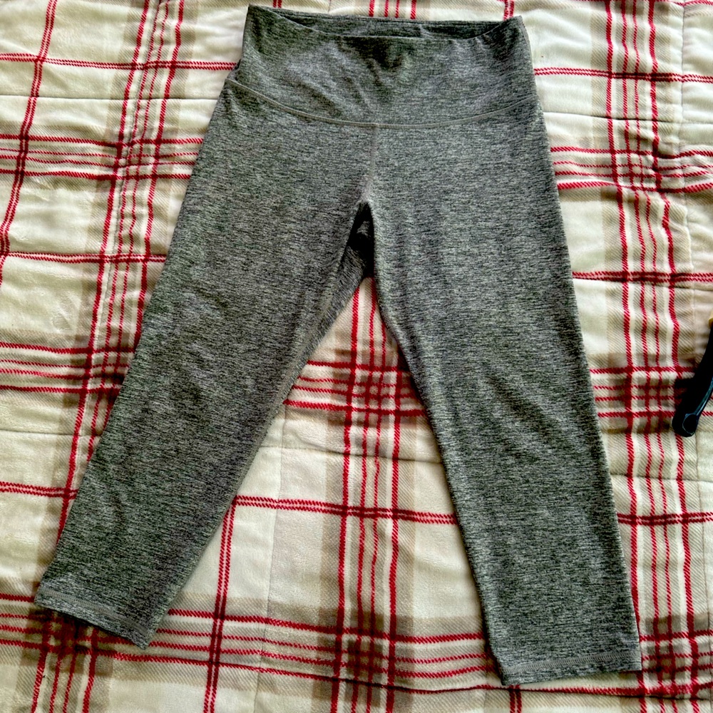 Old navy cropped leggings